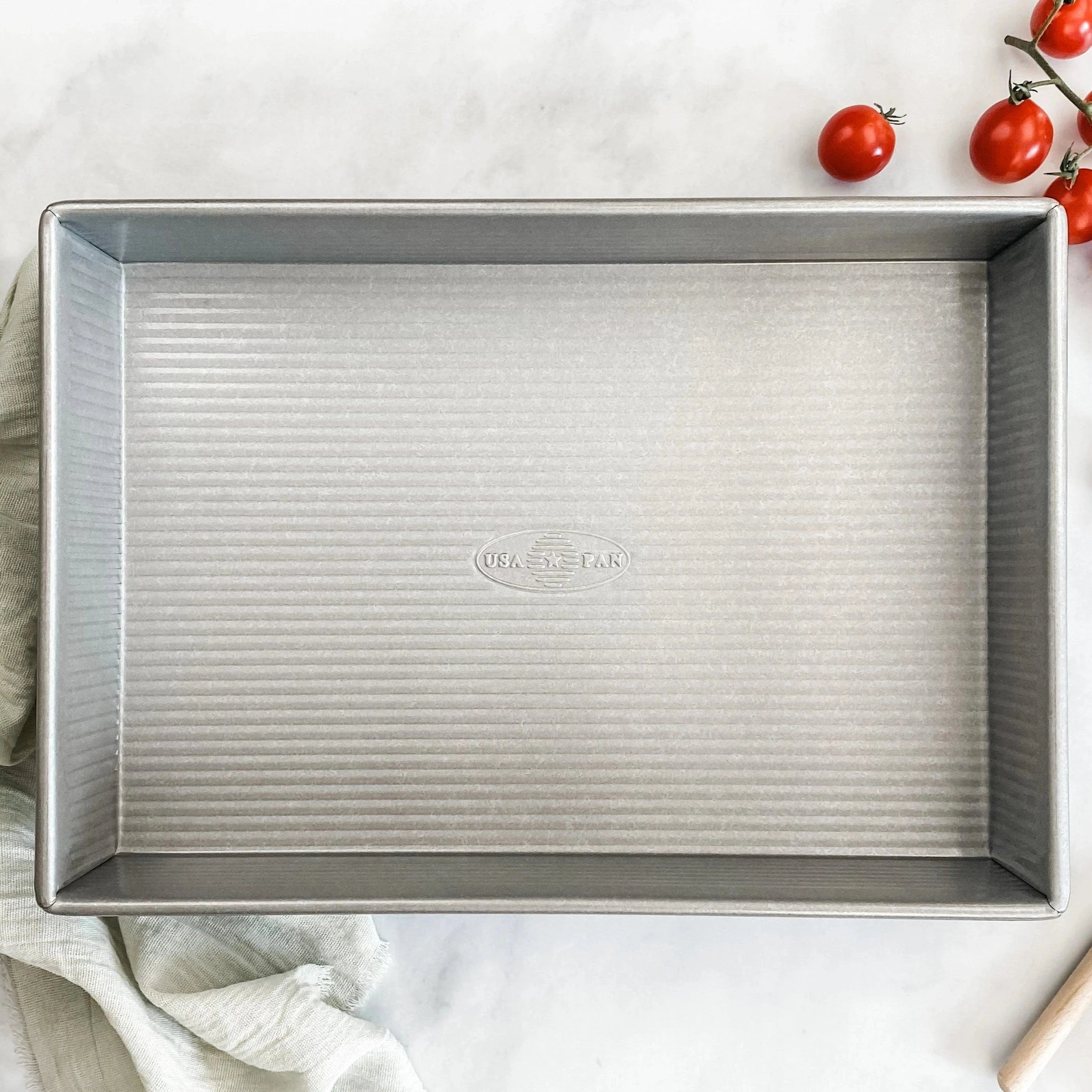 Birds eye view of USA Pan Rectangular Cake Pan 9 X 13