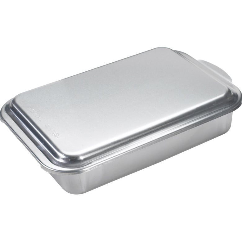 Nordic Ware 9x13 Classic Covered Cake Pan