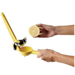 Chefn Fresh Force Lemon Juicer-demonstarting putting a half of lemon in the juicer